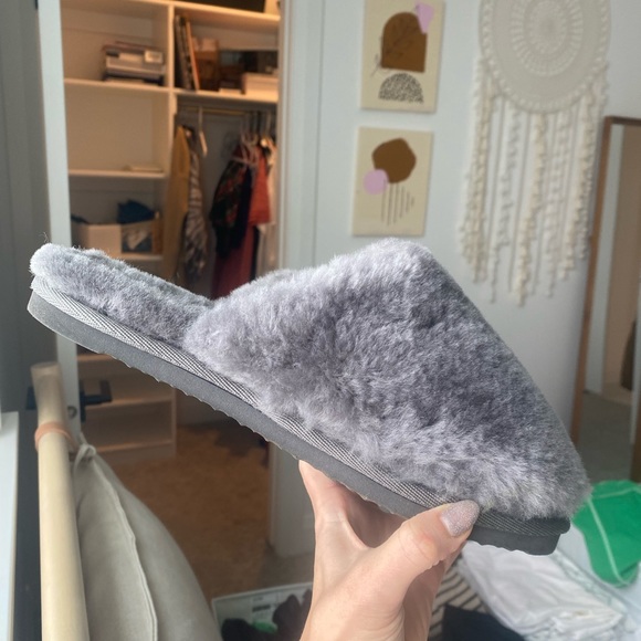 DEARFOAMS Fireside Grey Covered-toe Slippers - Picture 3 of 10